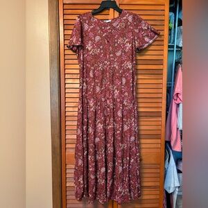 Westbound Petite size PL. Short sleeve floral dress.